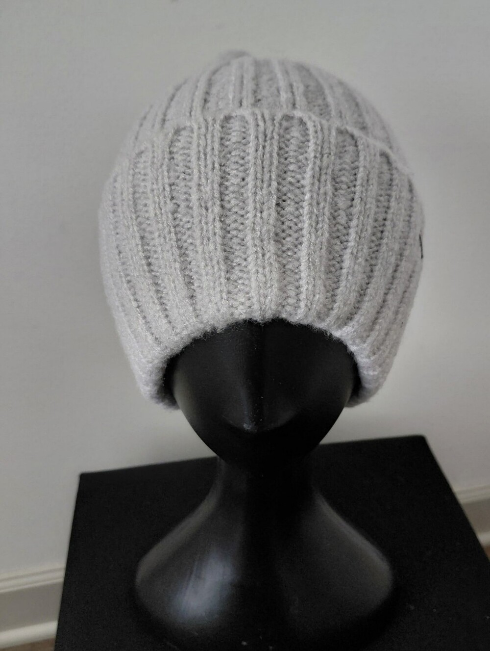 Steve Madden Light Gray Ribbed Knit Beanie